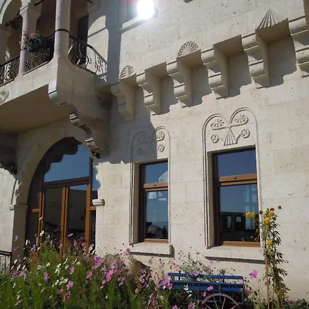 Has Guest house