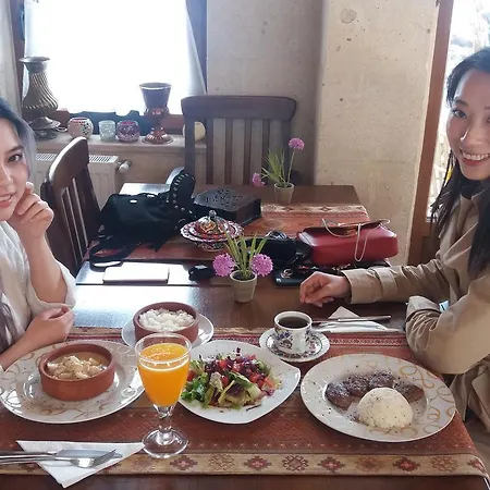 Has Guest house